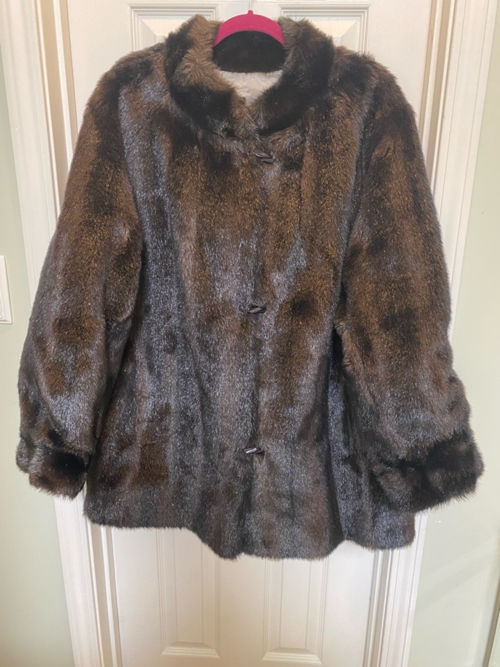 Classic Women's Brown Faux Fur Coat - Elegant Outerwear XL
